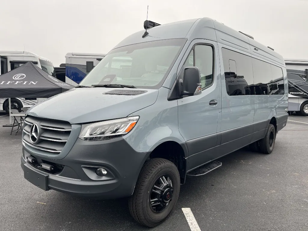 2027 Tiffin GH2 24FV - Photo 4