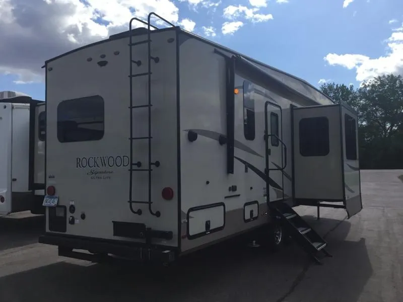 2019 Forest River RV Rockwood Signature Ultra Lite 8297S - Photo 4