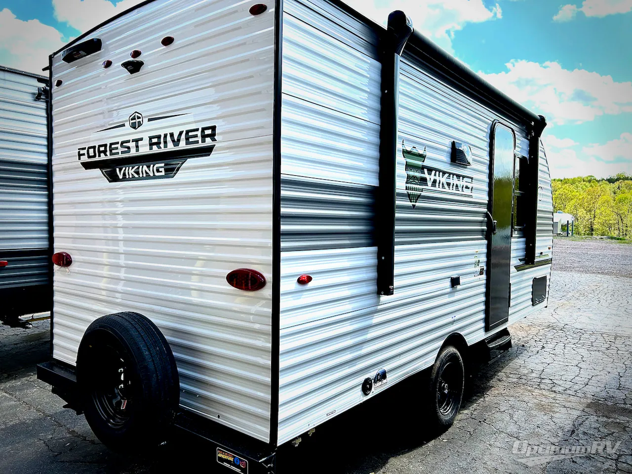 2025 Forest River Viking 17FQ - Photo 3