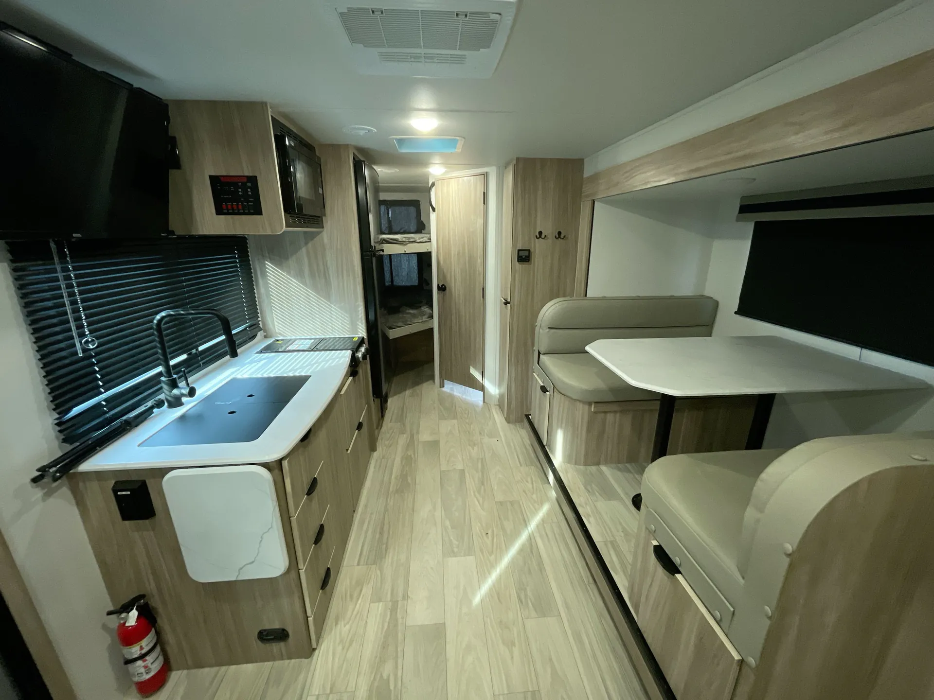 2025 Winnebago M-Series 2326MBBH - Photo 3