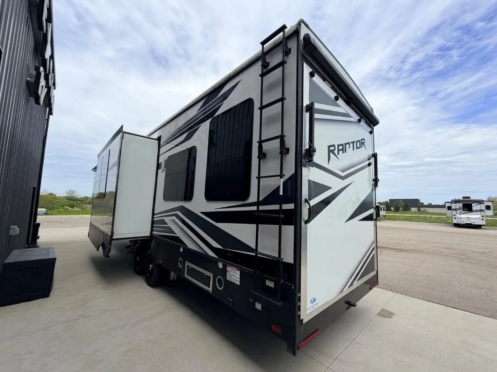 2022 Keystone Raptor 351 - Photo 4