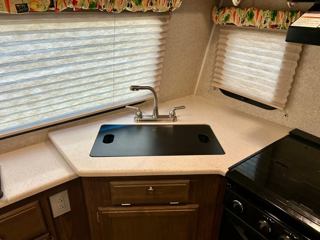 2017 Forest River Flagstaff Micro Lite 25FKS, Photos photo 15