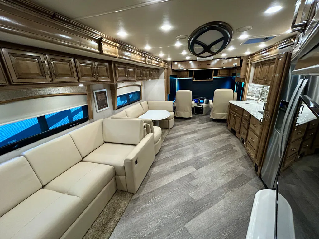 2020 Fleetwood Pace Arrow LXE 38K, Photos photo 5
