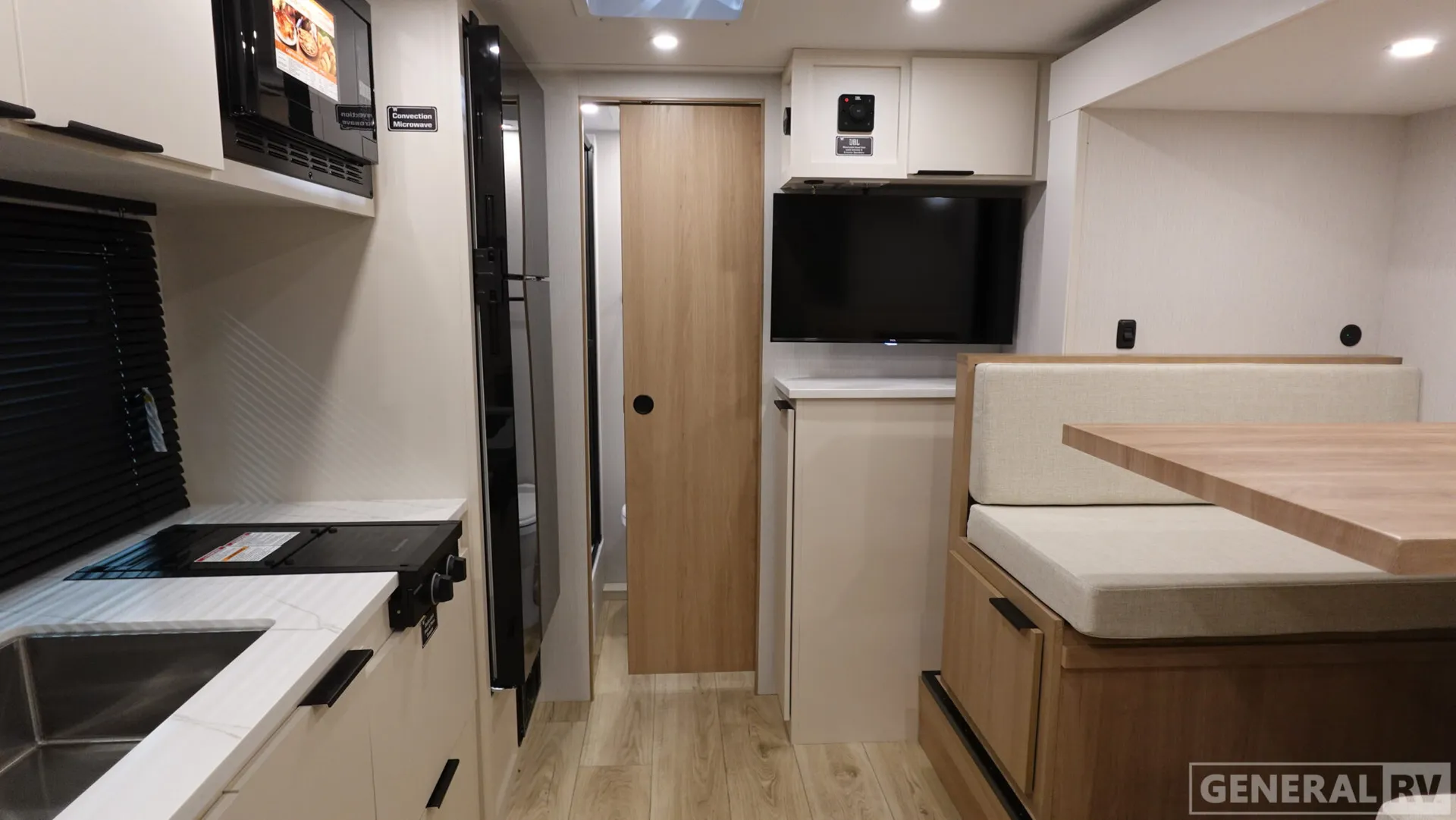 2026 Winnebago Micro Minnie 2108DS - Photo 3