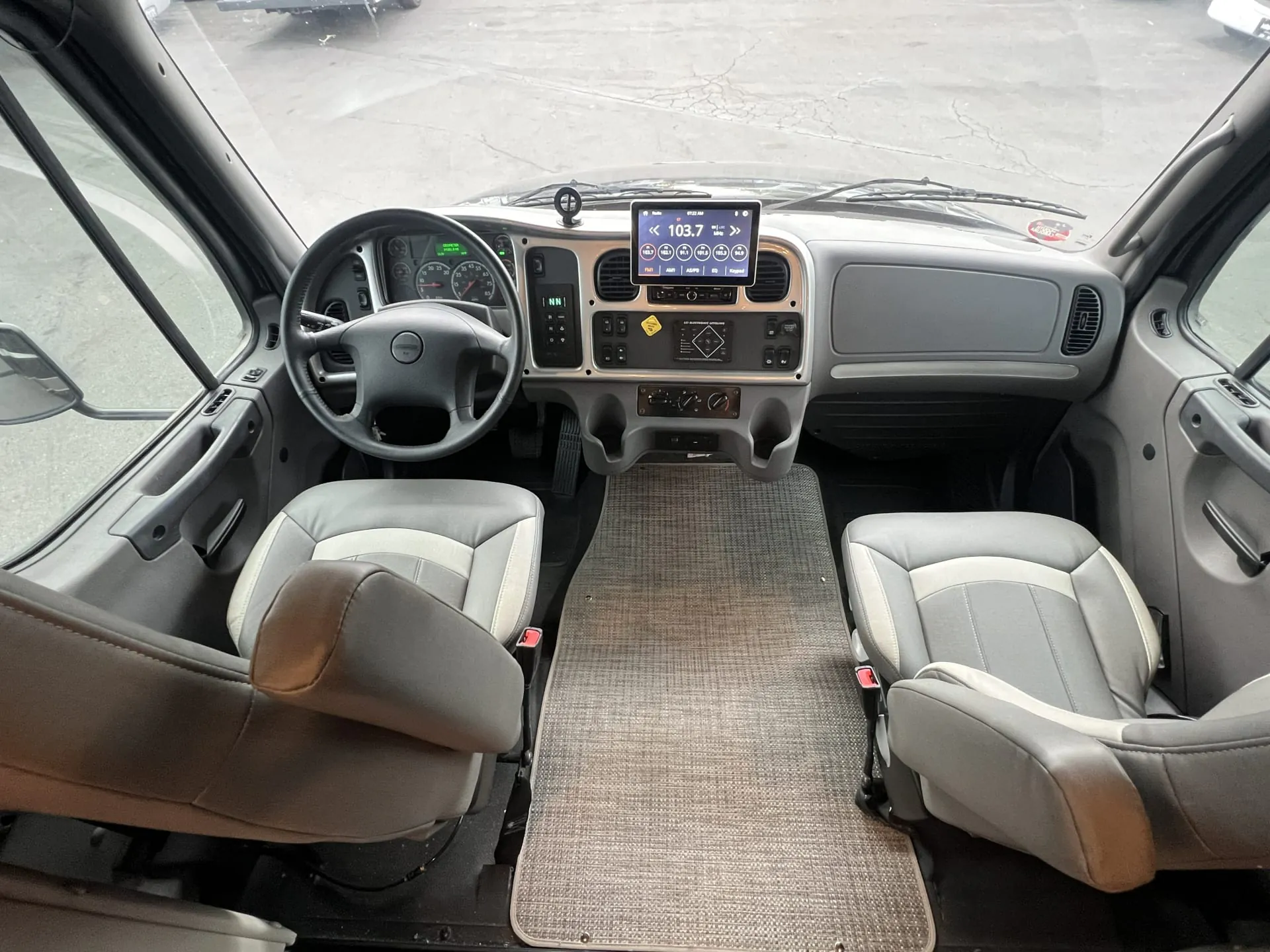 2023 Thor Motor Coach Inception 38FX - Photo 3
