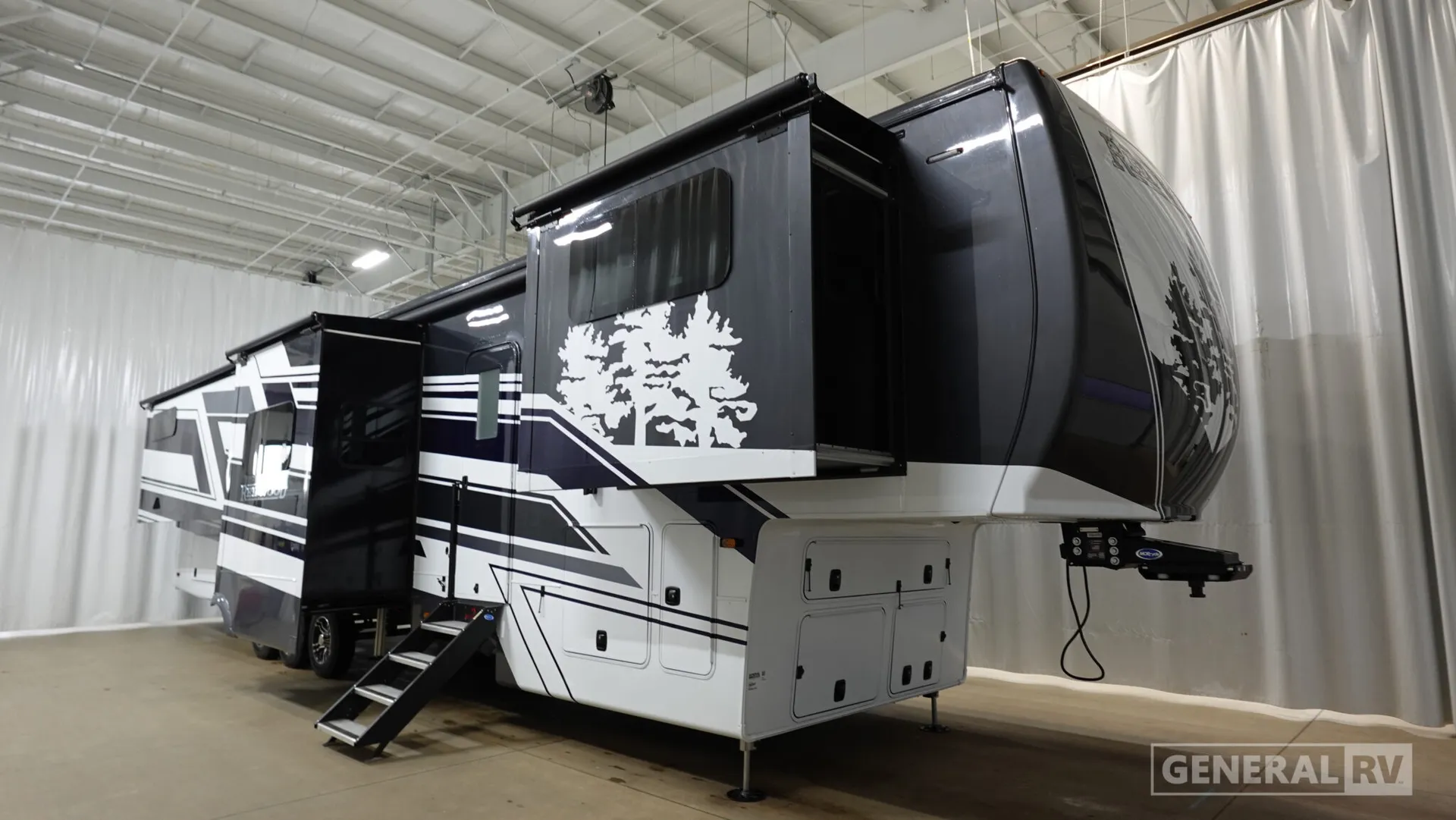 2026 Crossroads RV Redwood 420FL - Photo 2