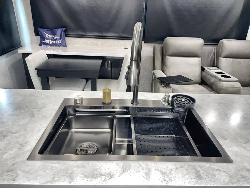 2025 Jayco Pinnacle 36FBTS, Photos photo 29