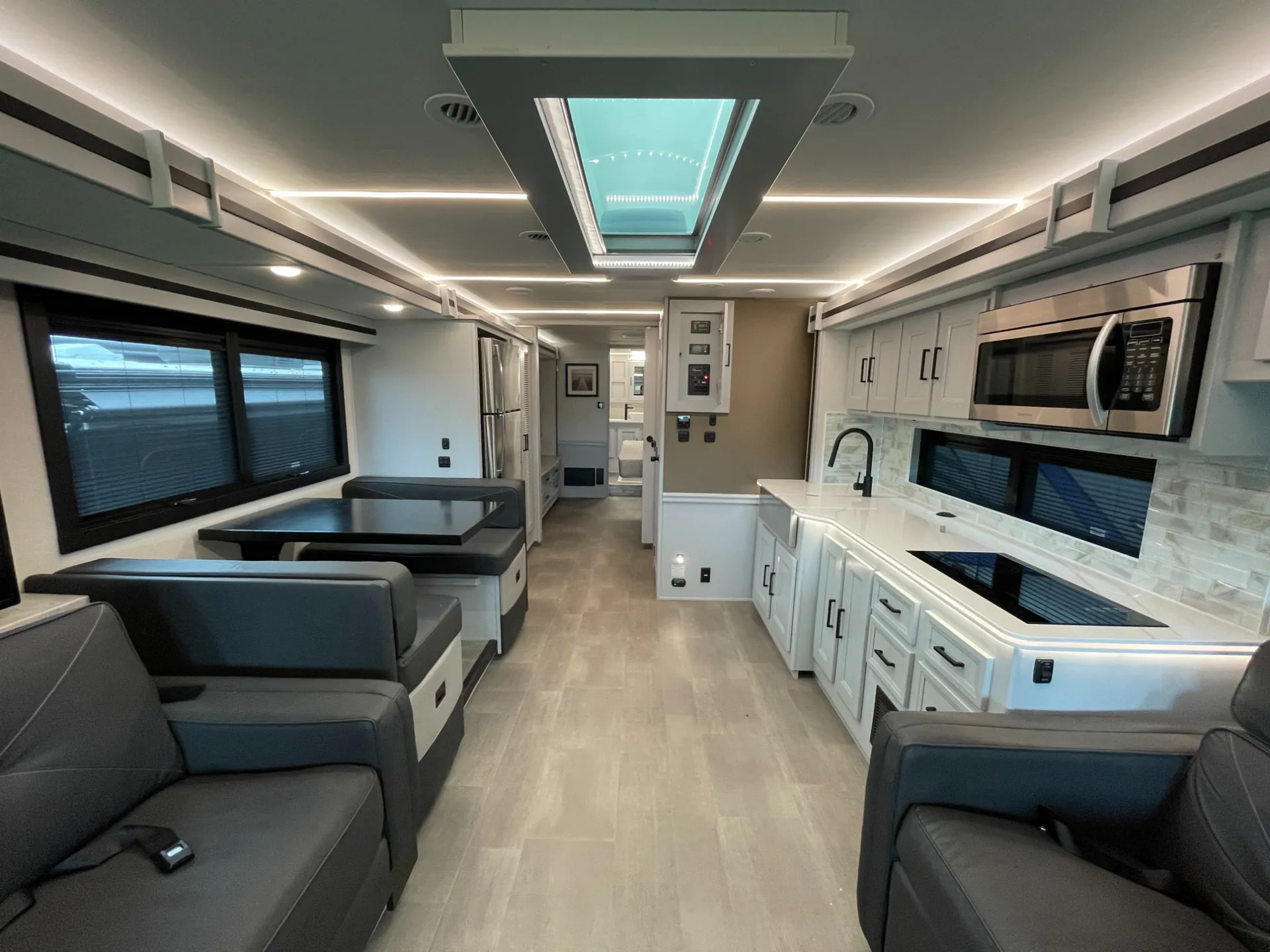 2024 Coachmen Sportscoach RD 411TS - Photo 2