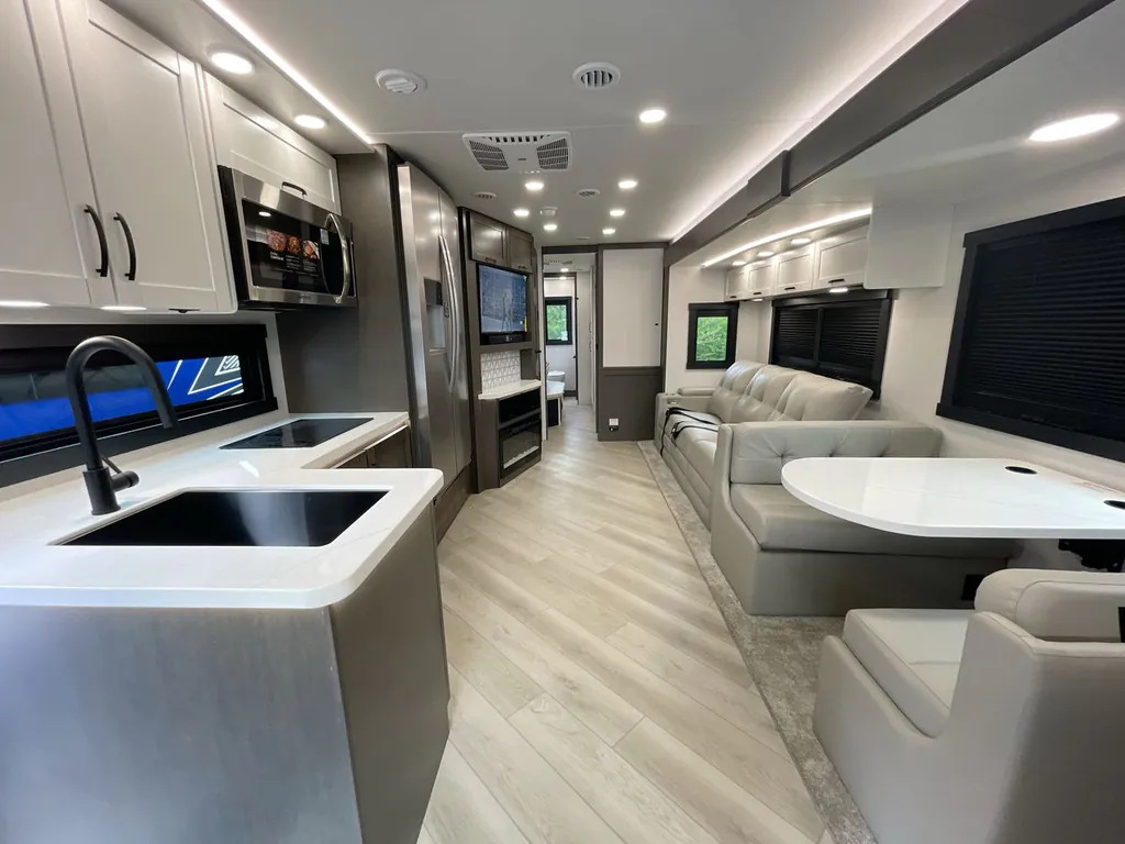 2027 Entegra Coach Accolade 37K, Photos photo 2
