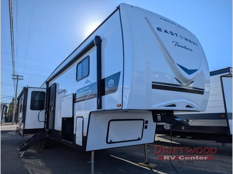 2026 East to West Tandara 388LR - Photo 2