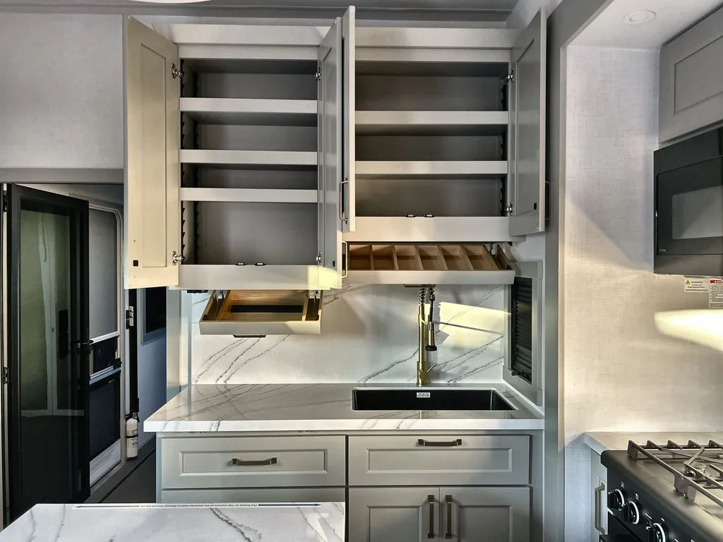 2026 Brinkley Model G 3520, Photos photo 16