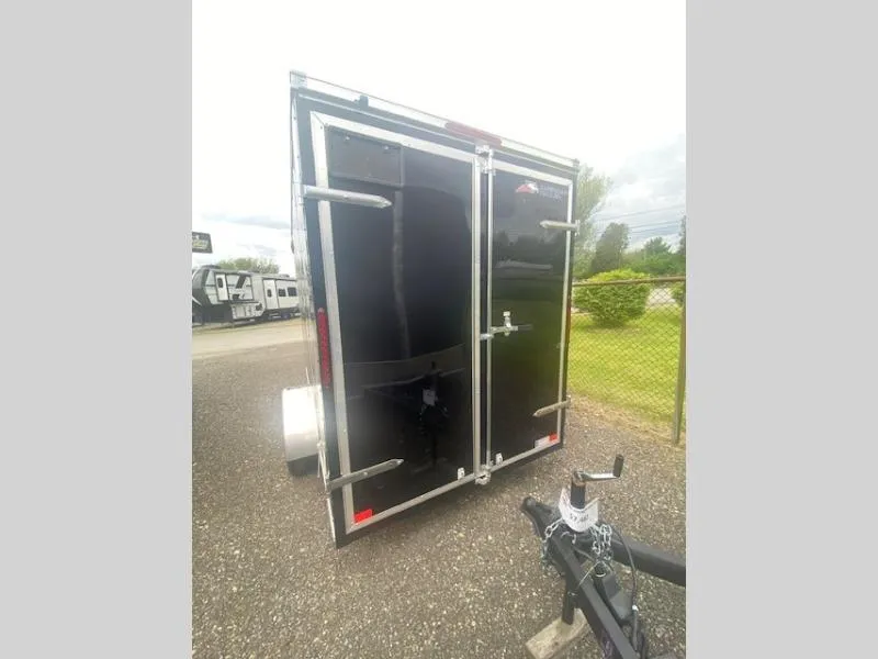 2025 Unknown - Photo 3