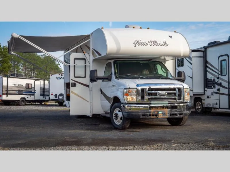 2015 Thor Motor Coach Four Winds 24C - Photo 2