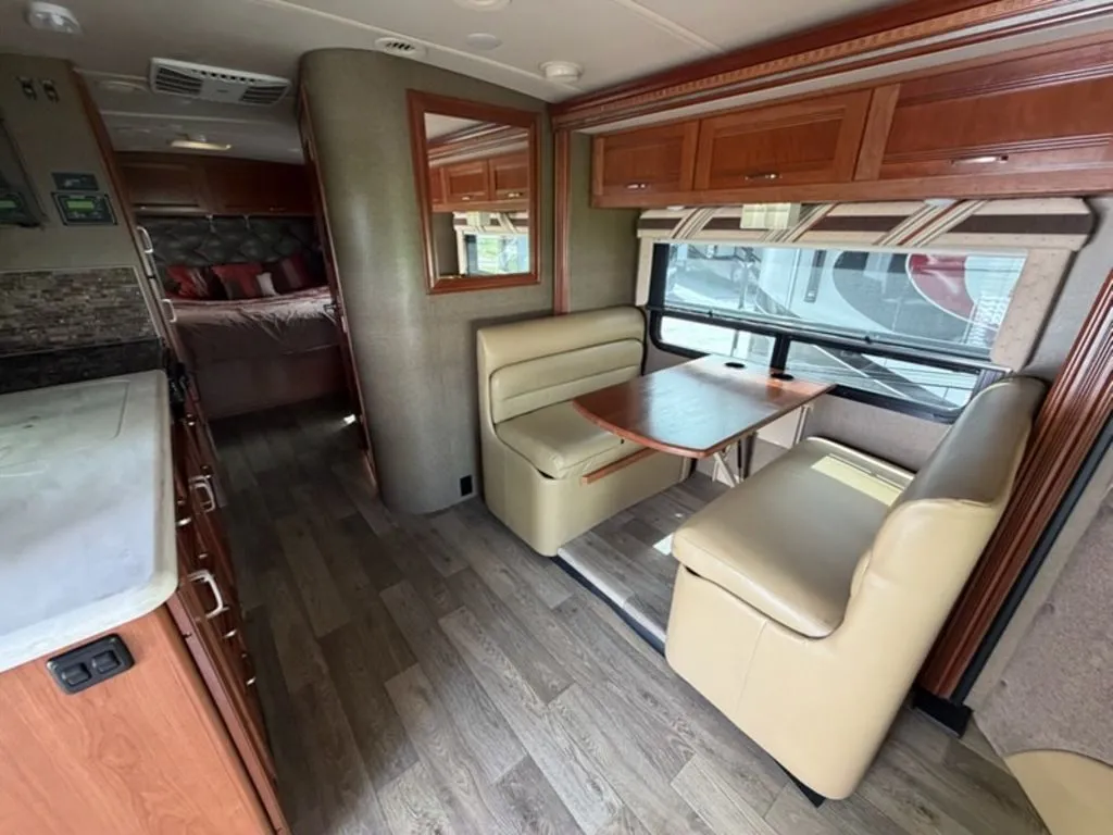 2019 Winnebago Aspect 27K - Photo 2