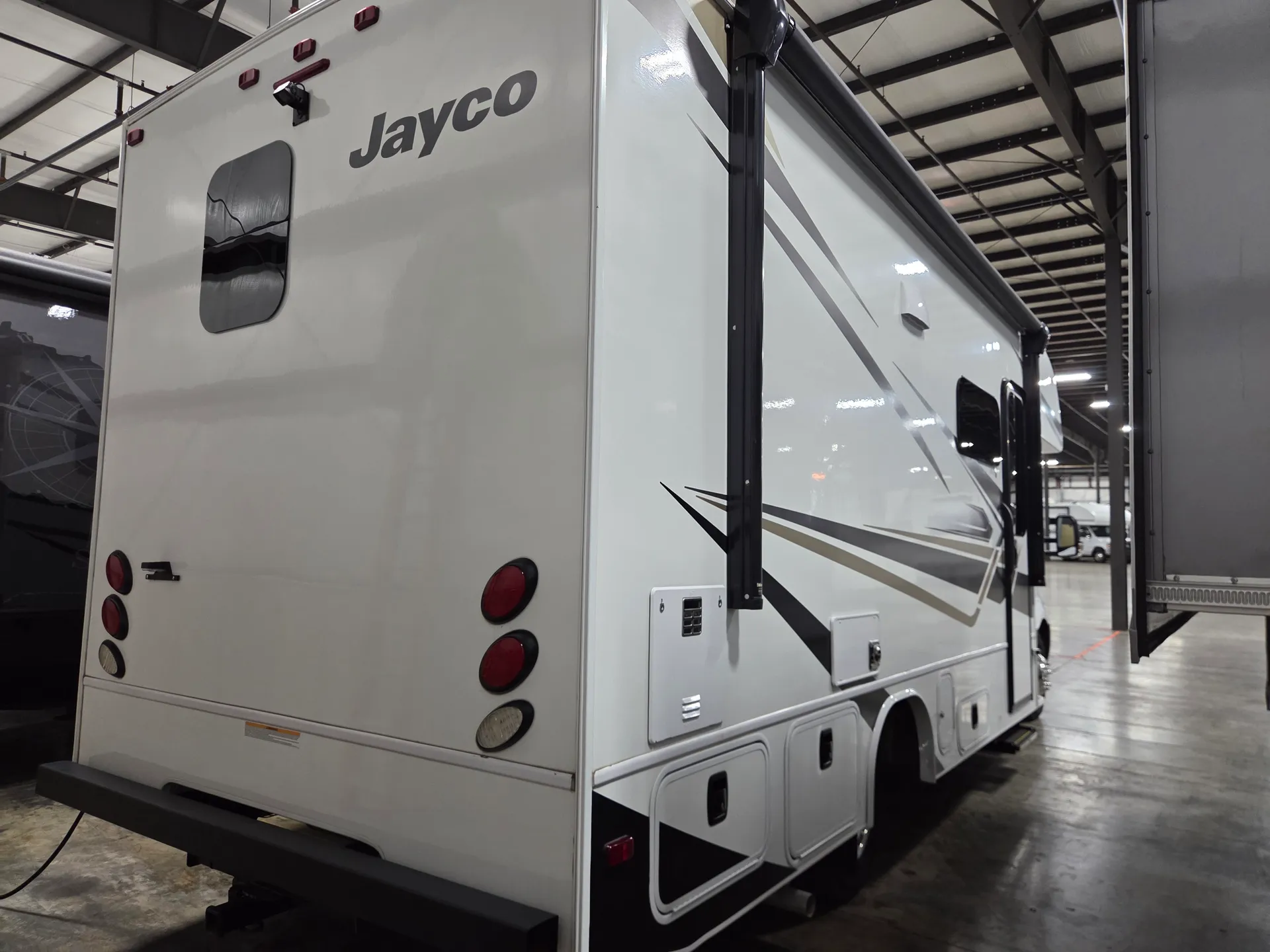 2024 Jayco Melbourne 24R - Photo 3