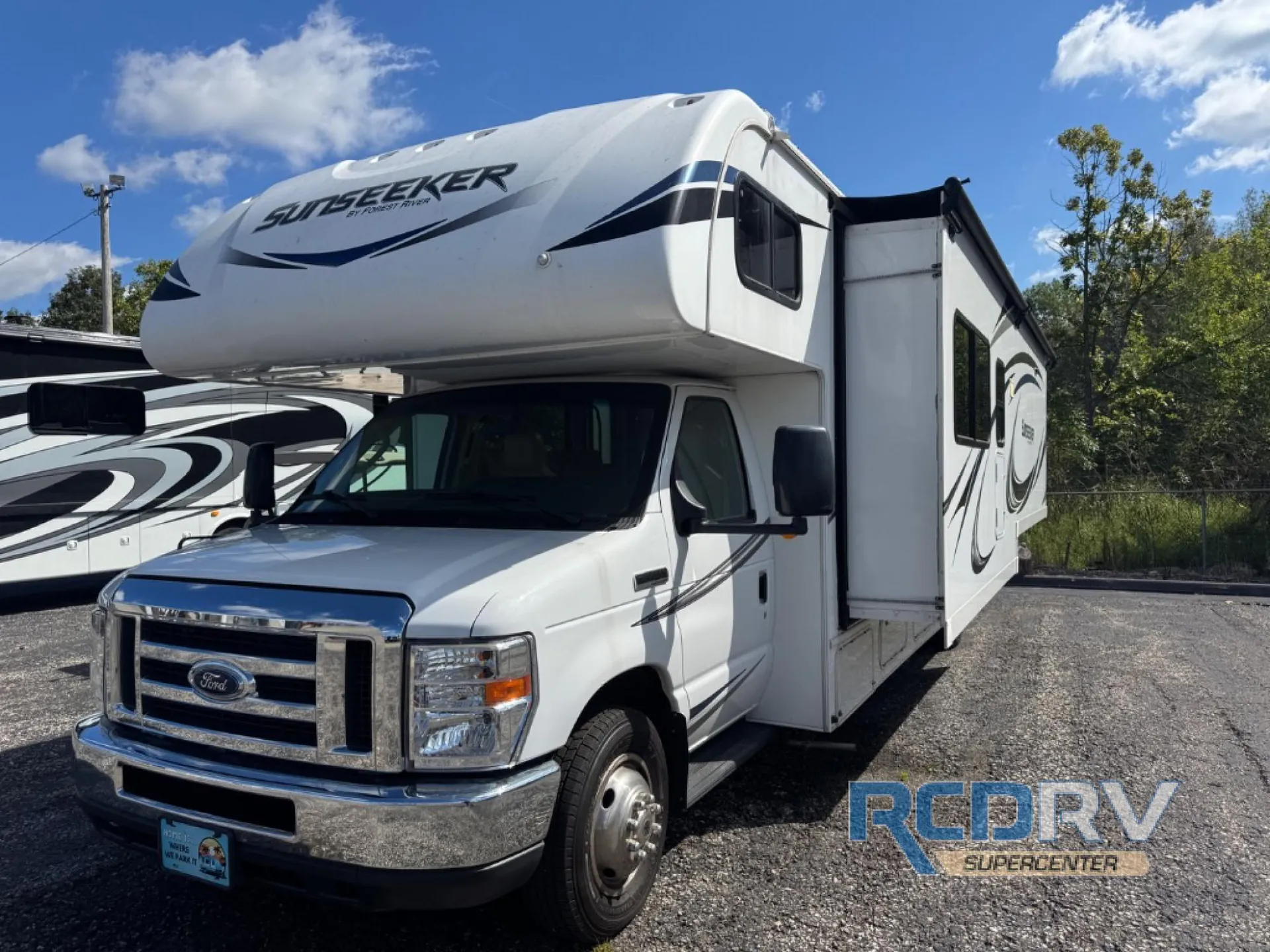 2019 Forest River Sunseeker 3270S - Photo 4