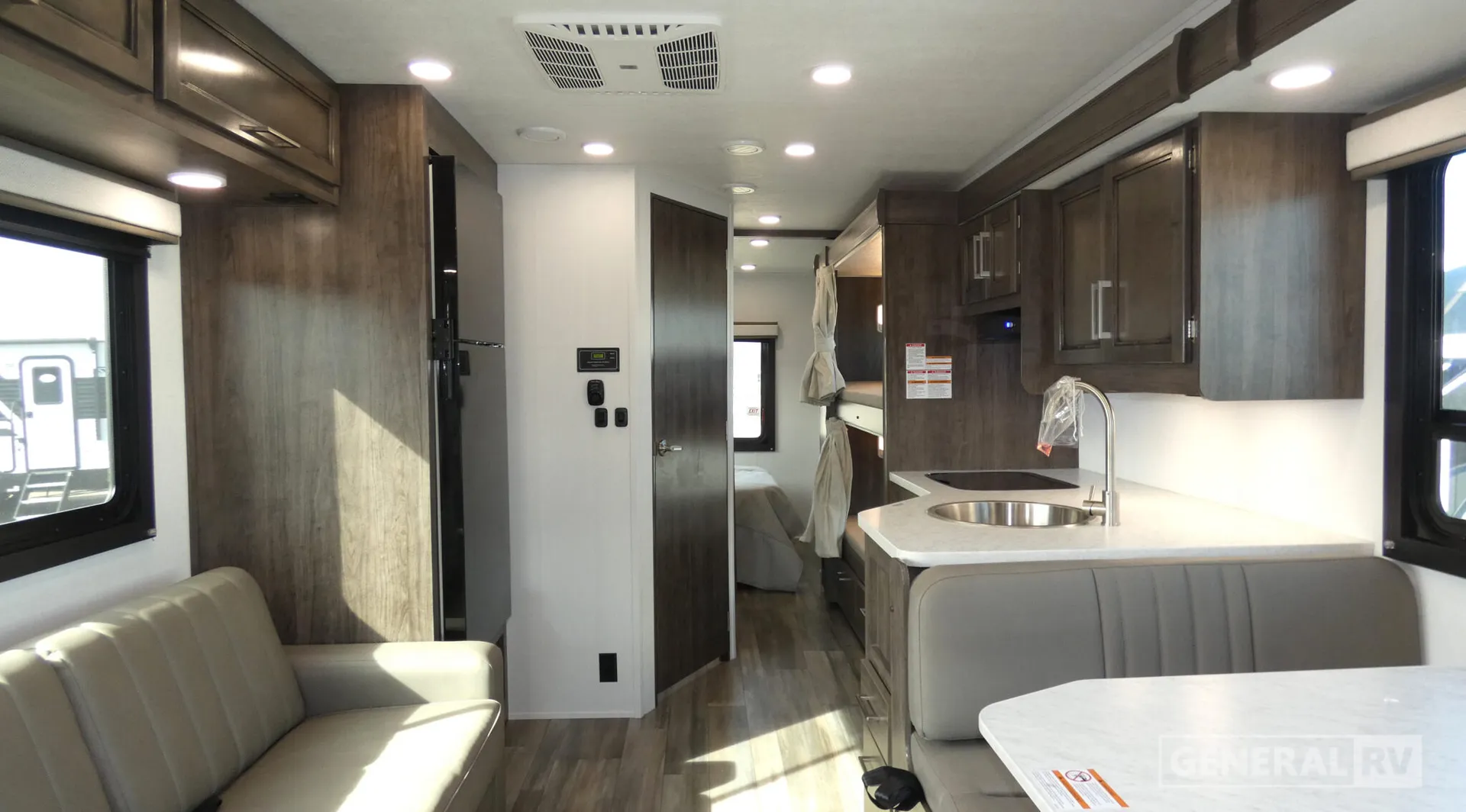 2026 Entegra Coach Odyssey-SE 31FF - Photo 3