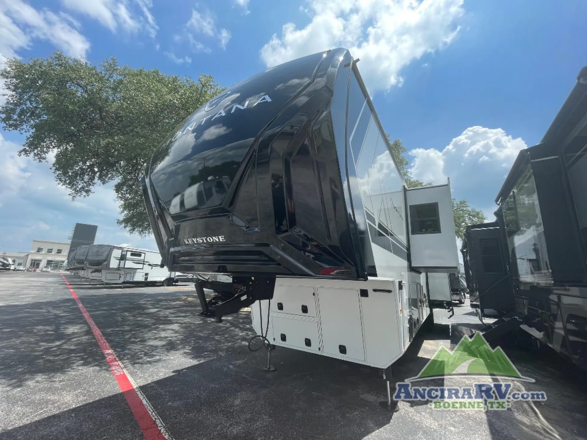 2026 Keystone RV Montana 3900RK - Photo 3