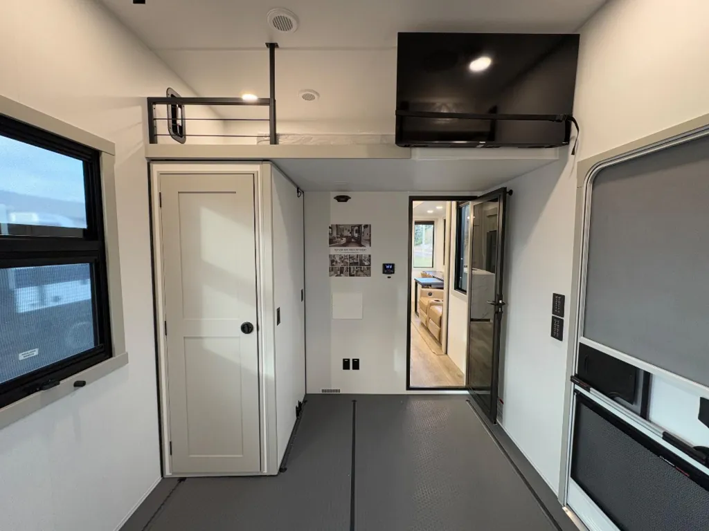 2026 Brinkley Model G 4100, Photos photo 45