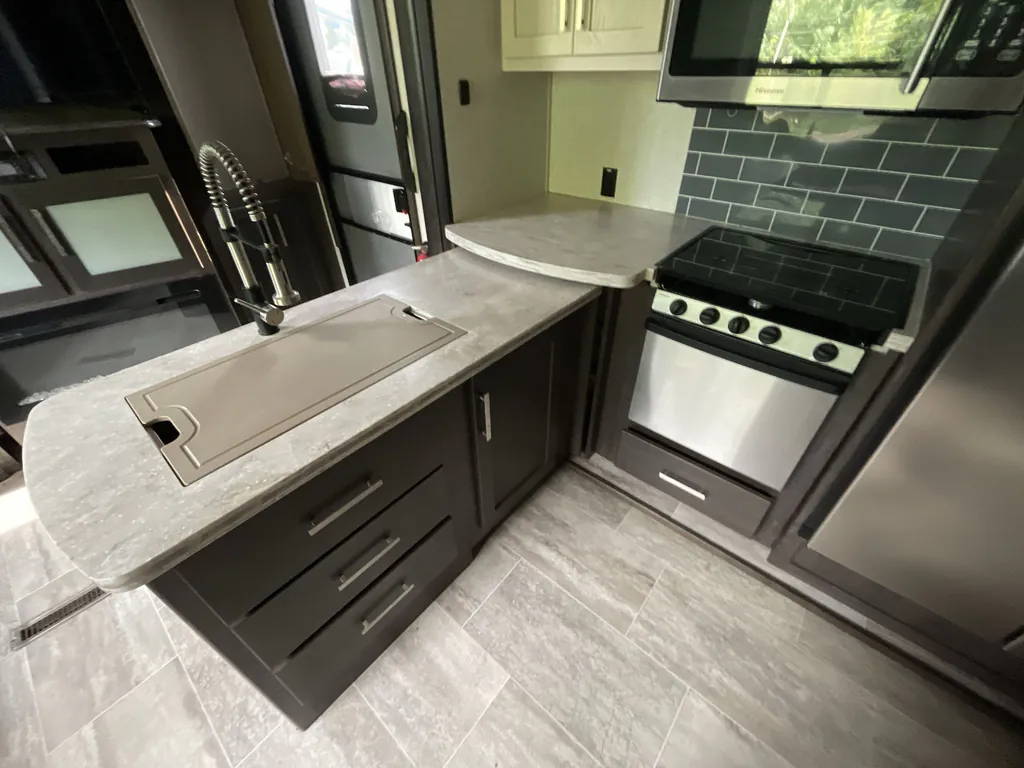 2018 Keystone Raptor 362, Photos photo 10