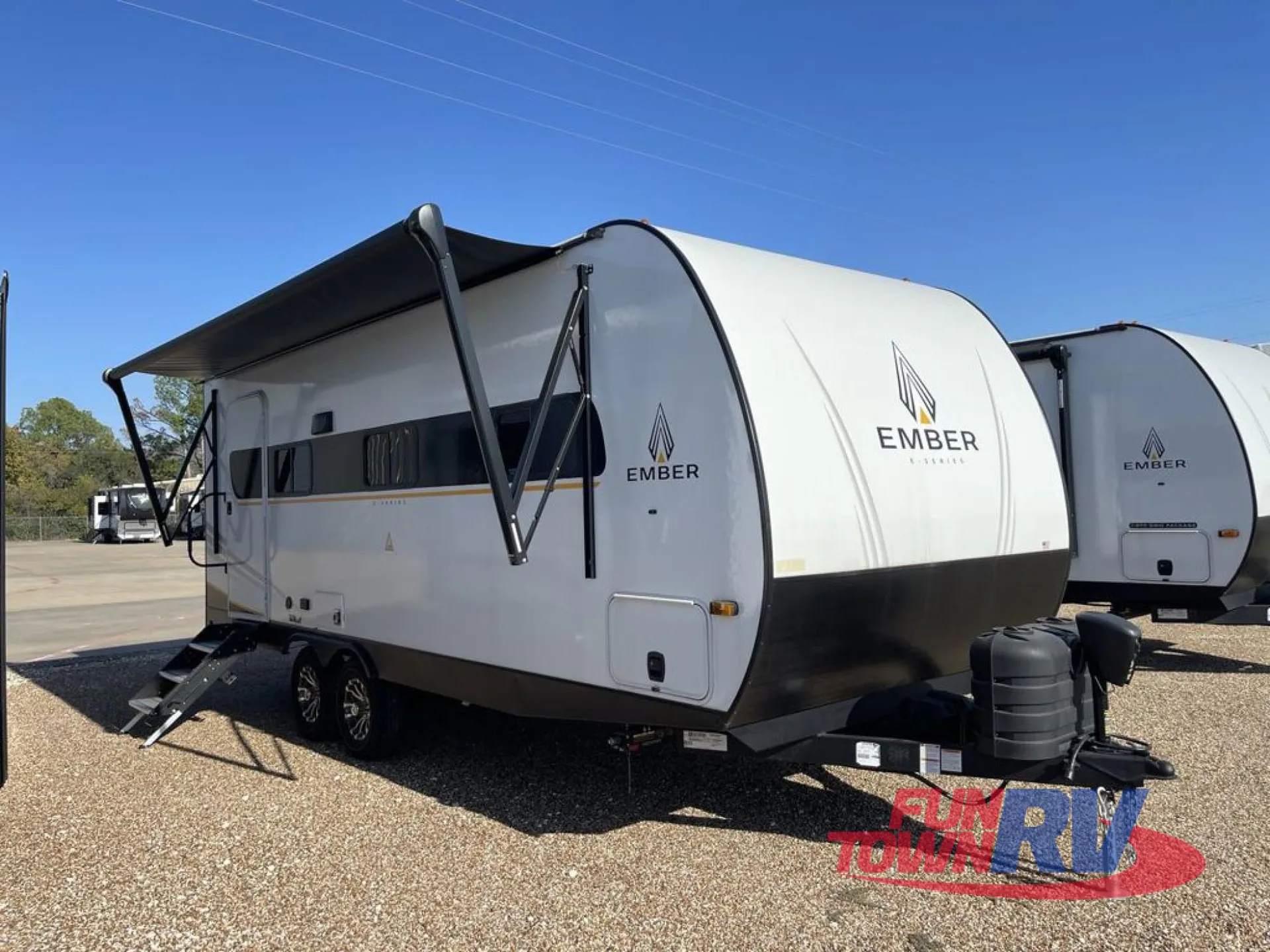 2025 Ember RV E-Series 21FBE - Photo 2