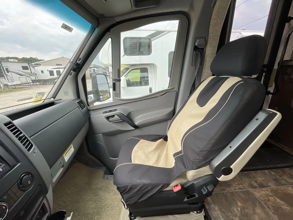 2014 Winnebago View 24V - Photo 3