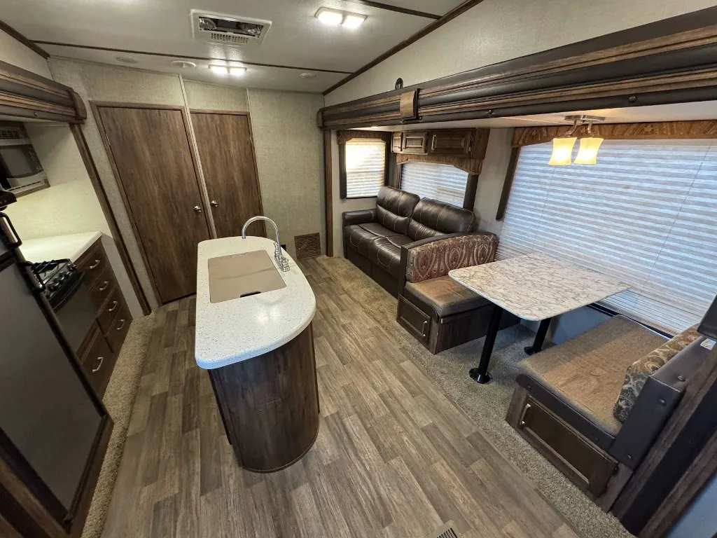 2017 Keystone Cougar XLite 28DBI - Photo 4
