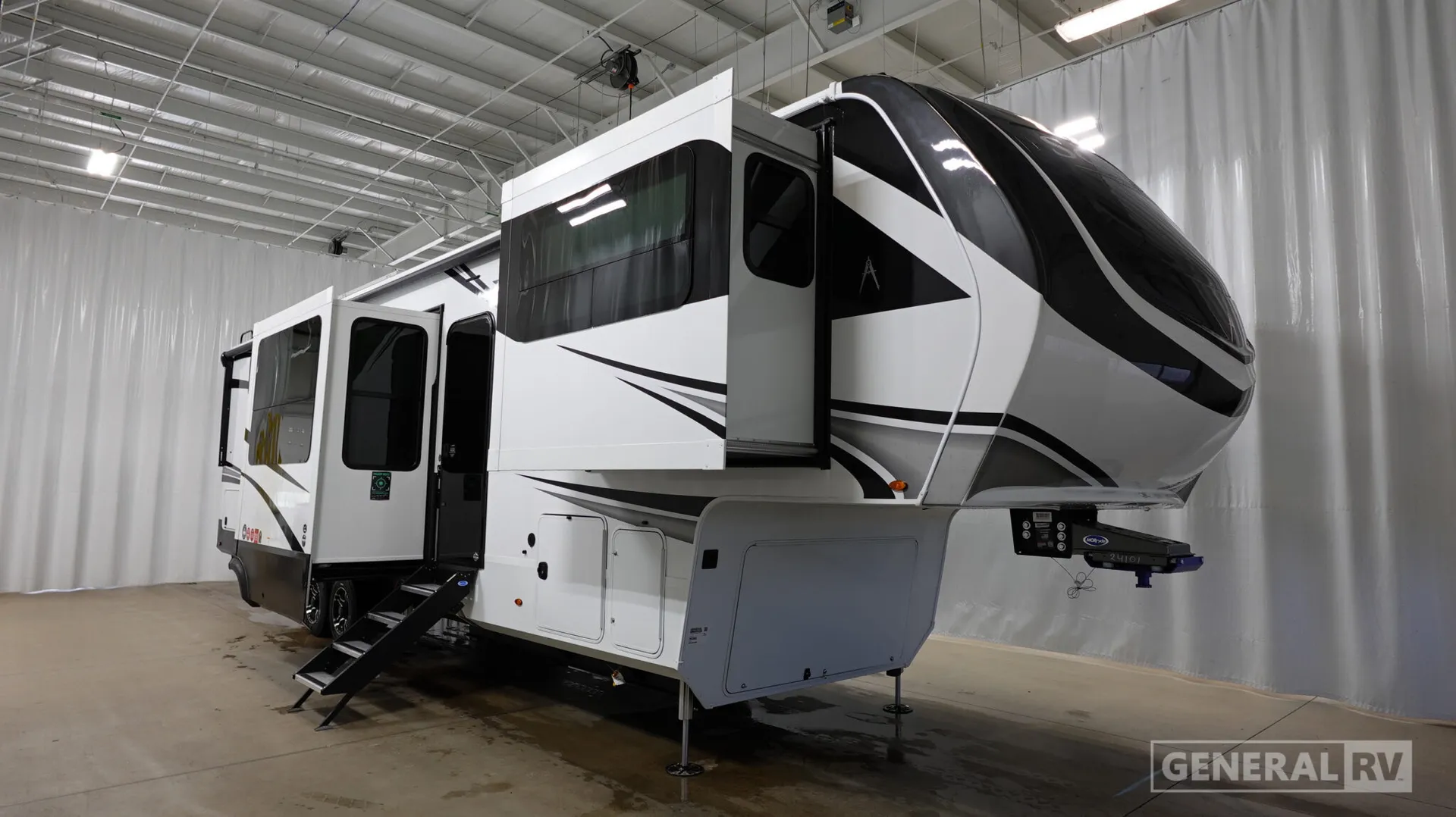 2026 Grand Design Solitude 380FL - Photo 2