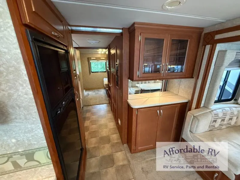 2006 Four Winds RV Hurricane 34B - Photo 2