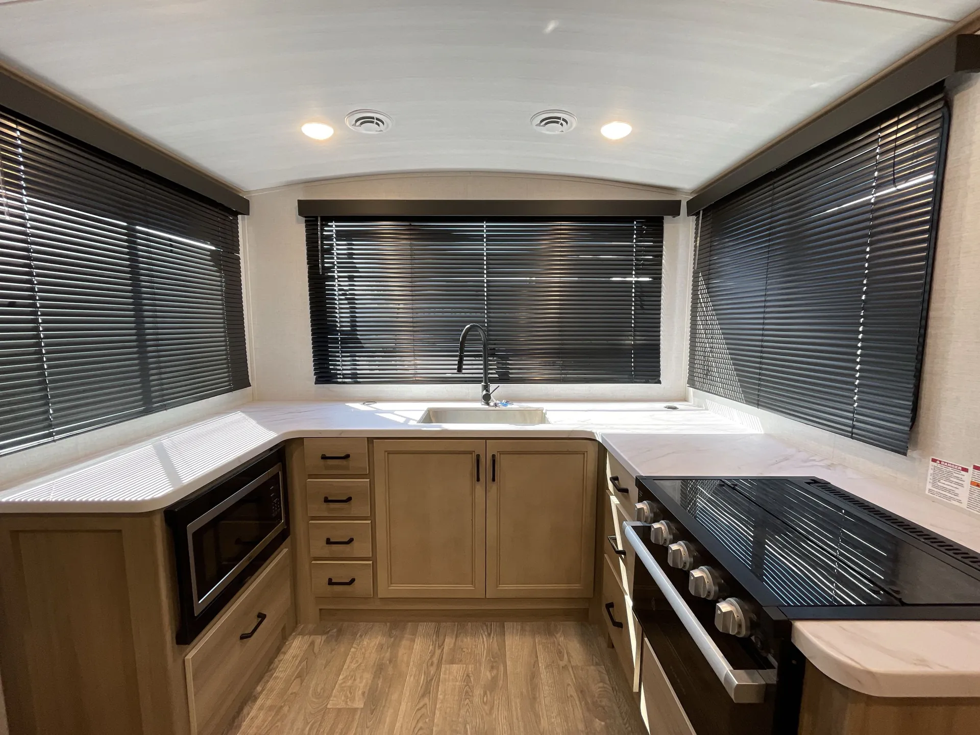 2024 Keystone Outback Ultra-Lite 296URK - Photo 4