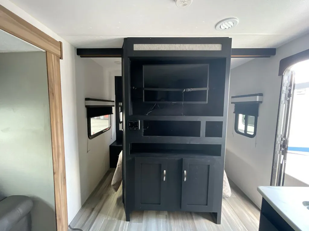 2023 Coachmen Freedom Express Select 29SE, Photos photo 13