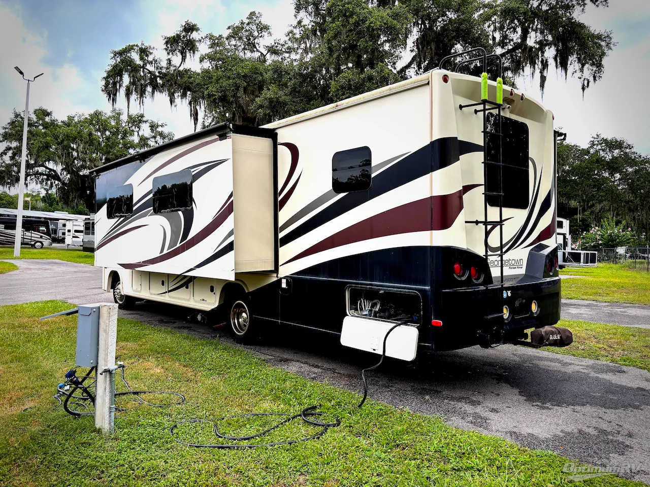 2015 Forest River Georgetown 335DS - Photo 4