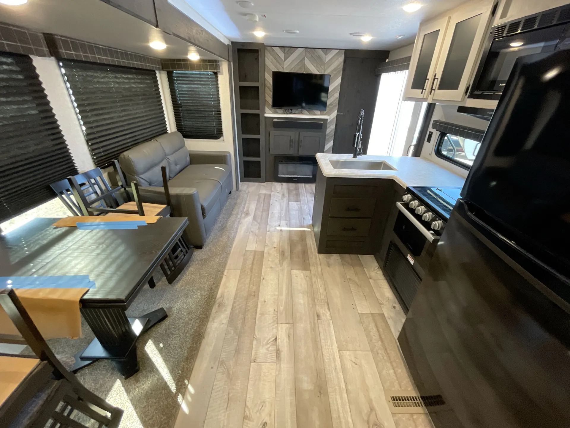 2022 K-Z Sportsmen 362DB — living area main