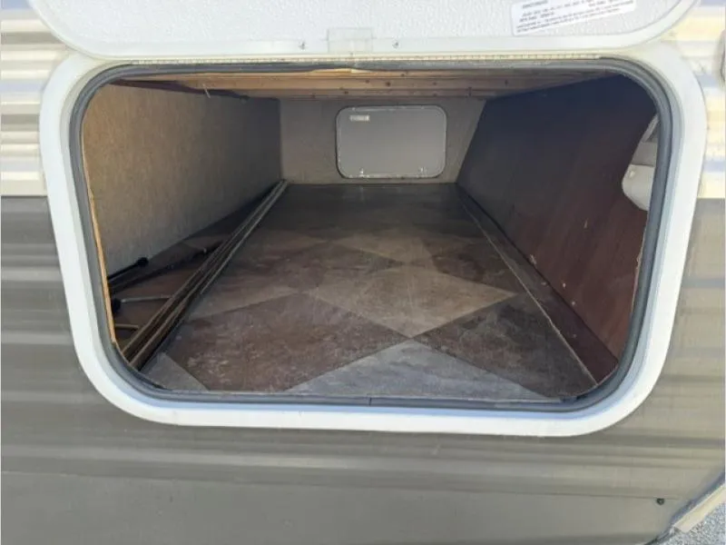 2013 CrossRoads RV Zinger 32QB - Photo 2