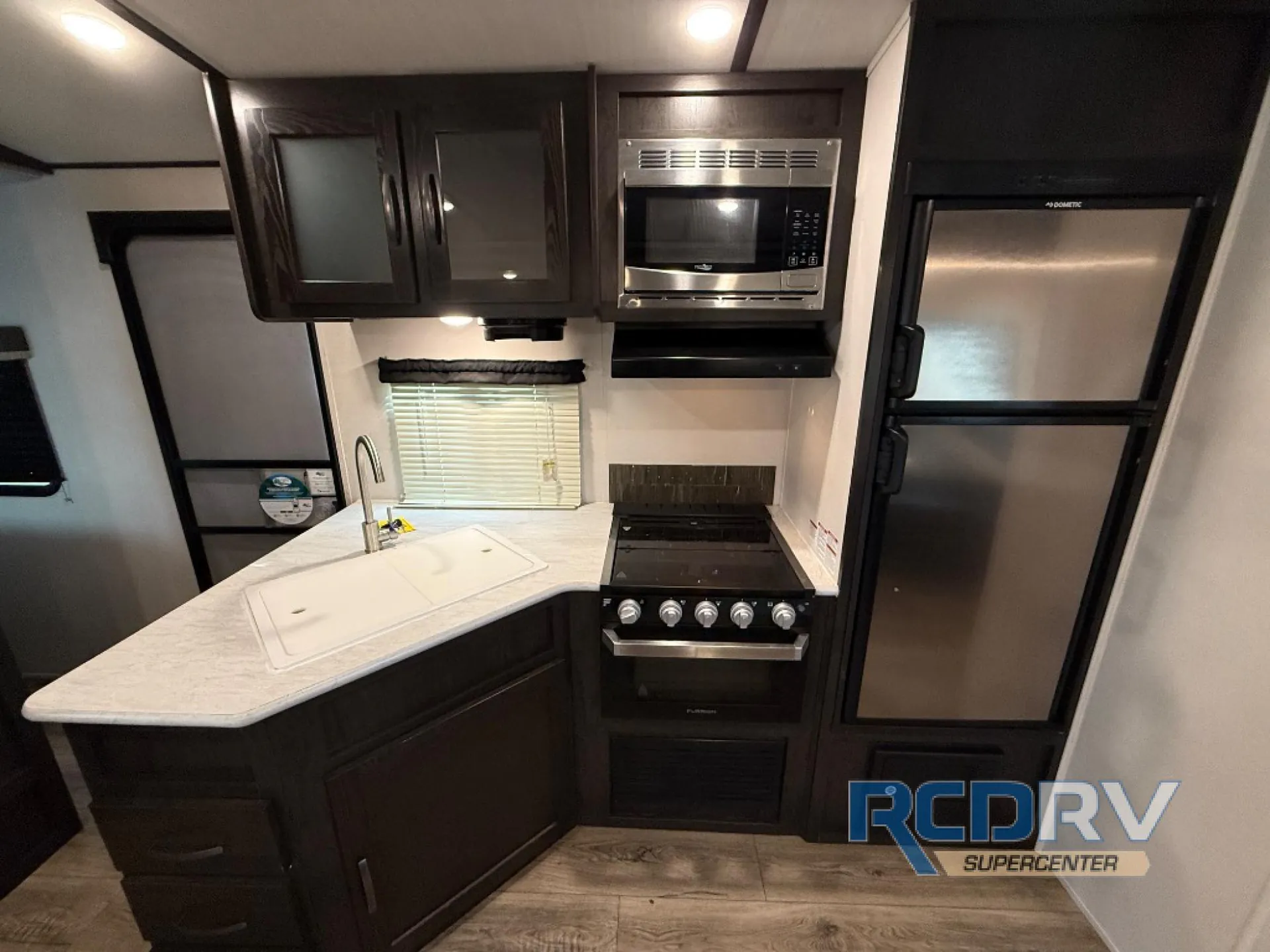 2019 Forest River Surveyor Legend 295QBLE — Photo 6