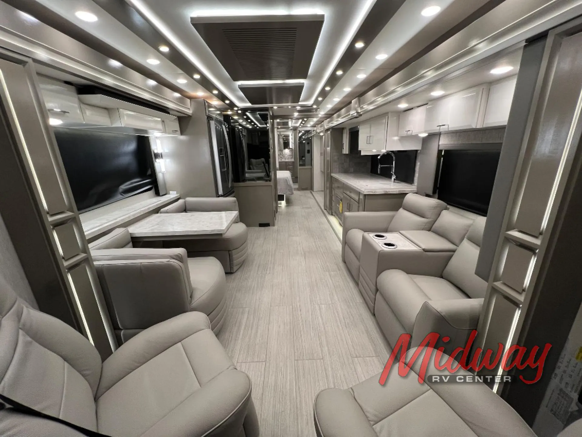 2026 Newmar Mountain Aire 3825 - Photo 4