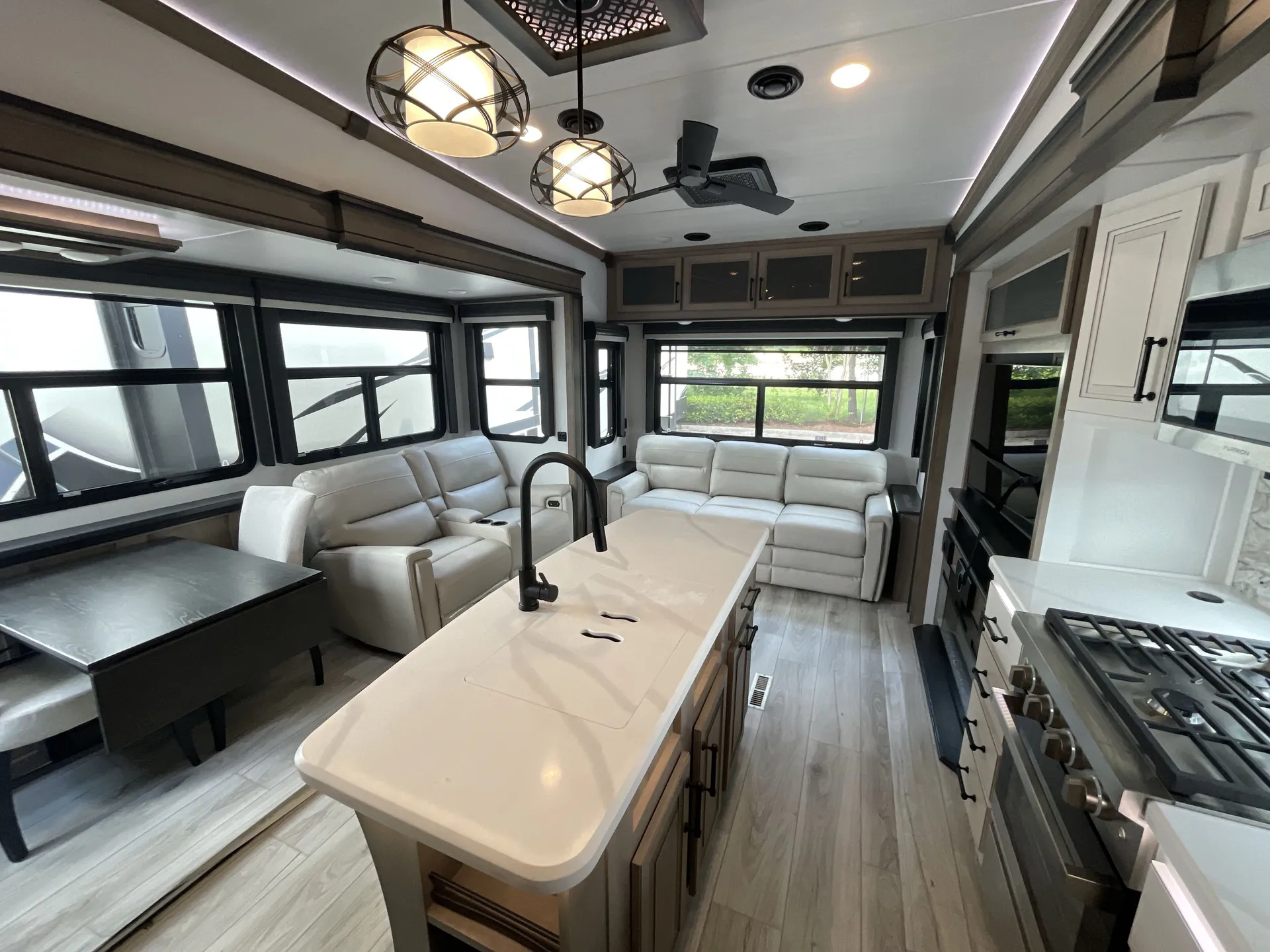 2024 Keystone Montana 3123RL — living area main