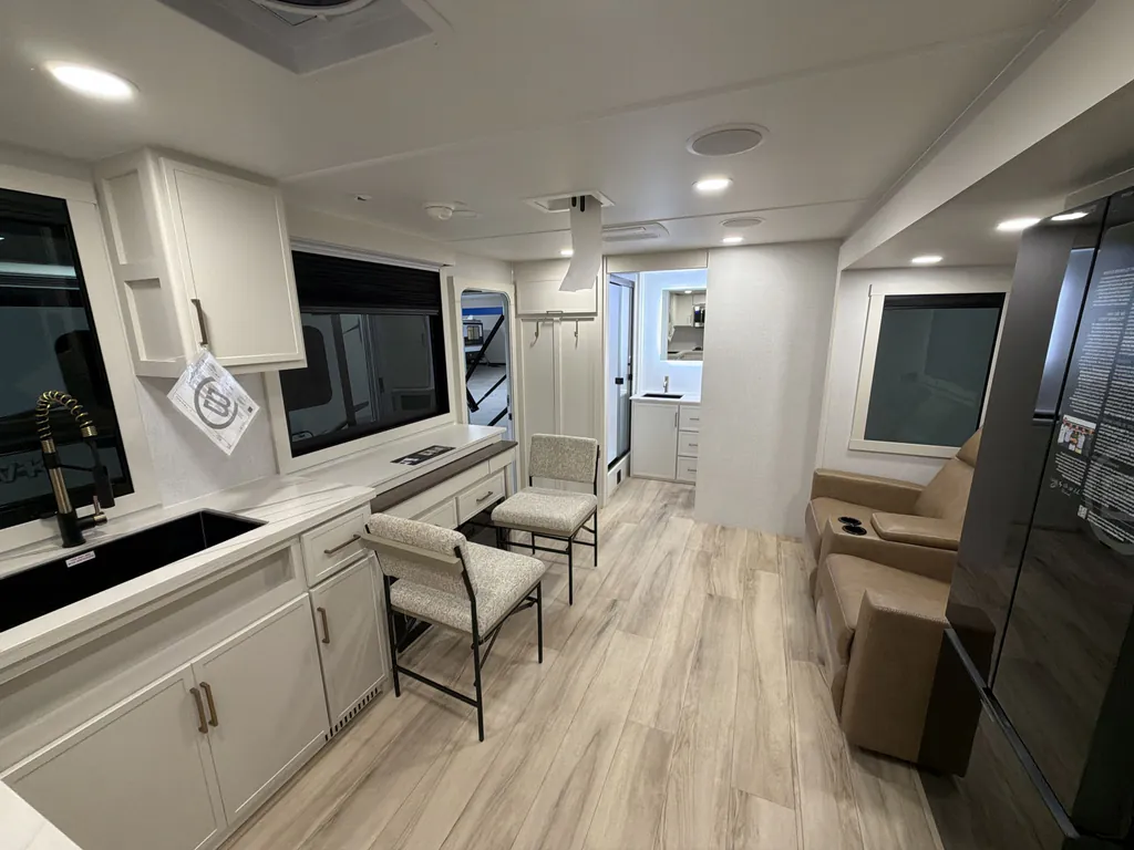 2026 Brinkley Model I 265, Photos photo 3