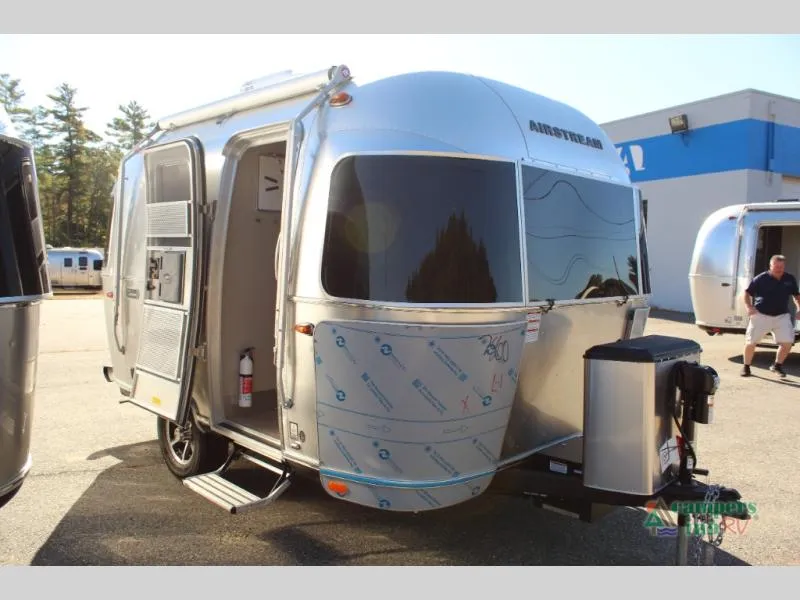 2026 Airstream Caravel 16RB - Photo 2