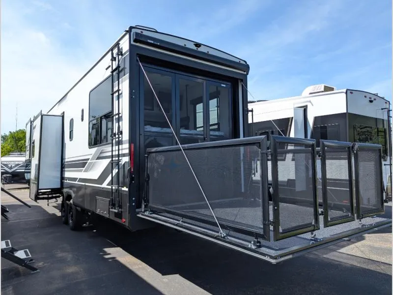 2026 Grand Design Momentum G-Class 320G - Photo 4