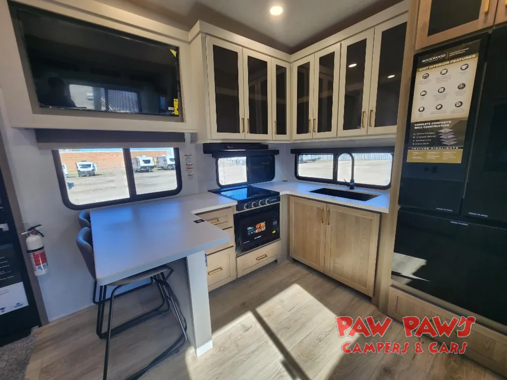 2027 Forest River Rockwood Signature 281SRK, Photos photo 18