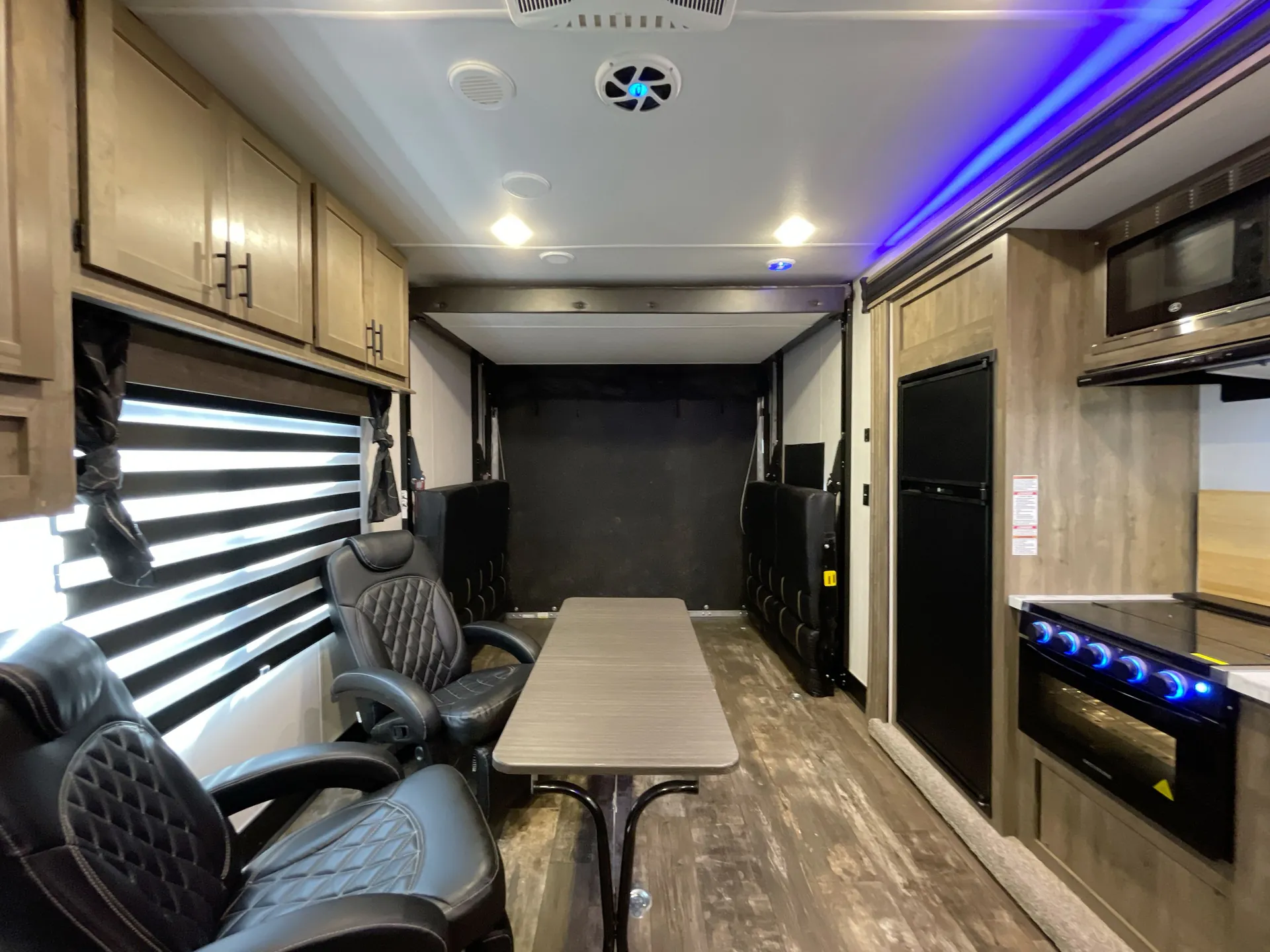 2021 Forest River Cherokee Wolf Pack Gold 23GOLD15 — living area main