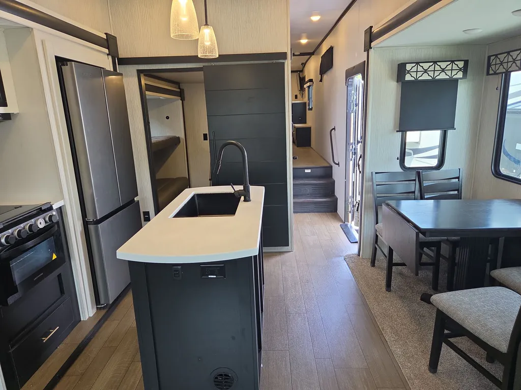 2022 Forest River Wildcat 369MBL, Photos photo 20