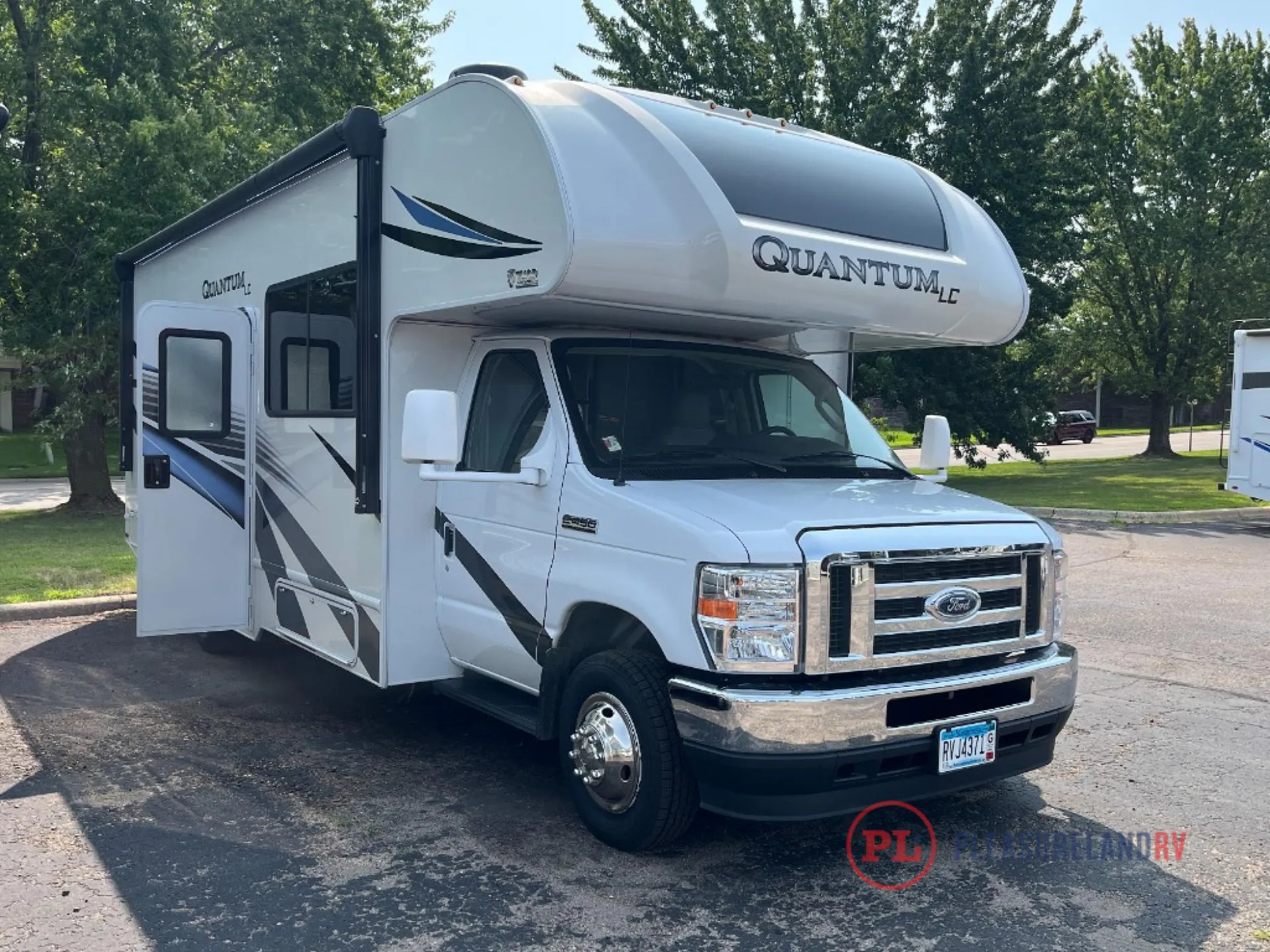 2023 Thor Motor Coach Quantum LC LC26 - Photo 2
