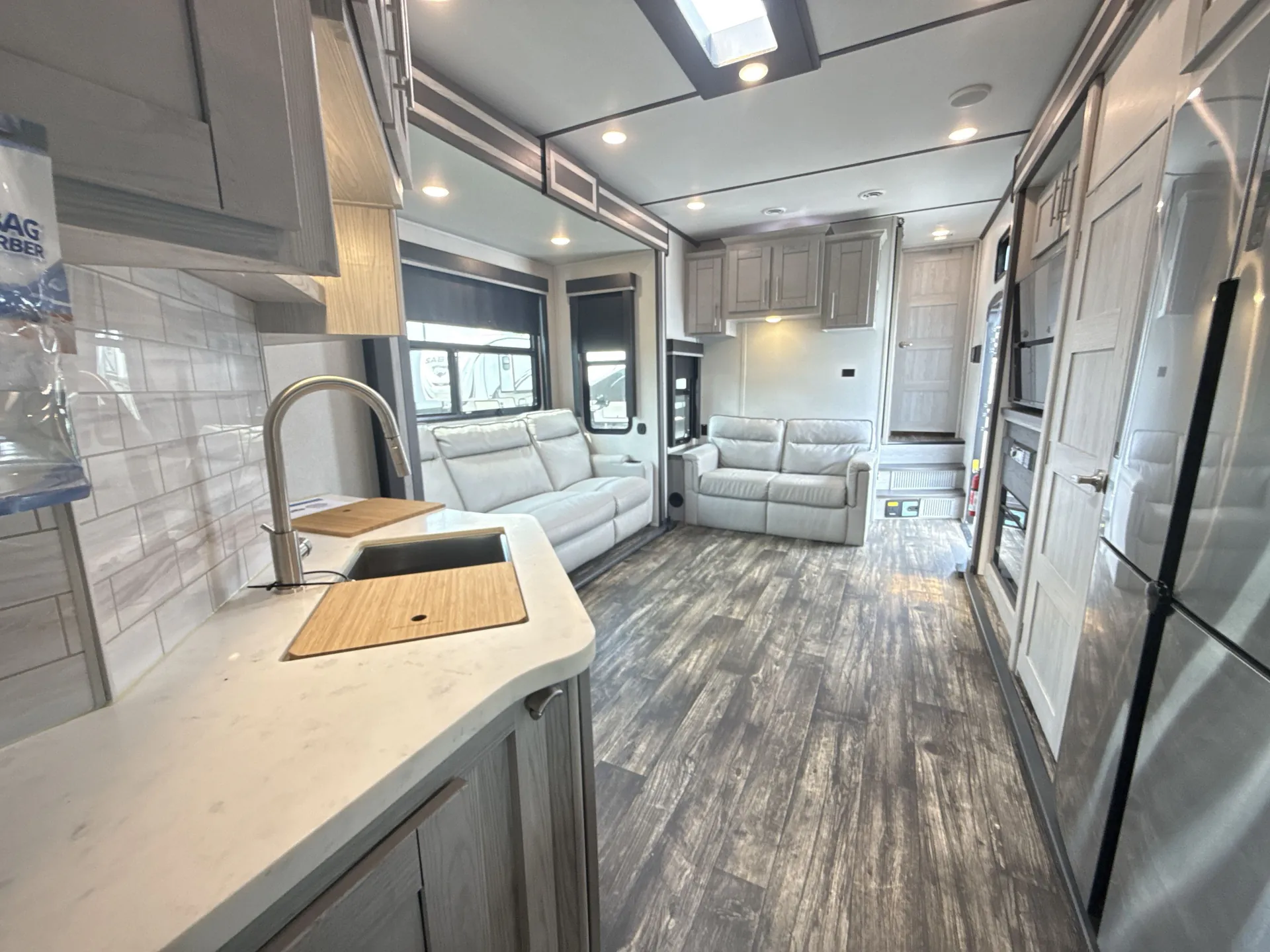 2021 Keystone Fuzion 428 — living area main