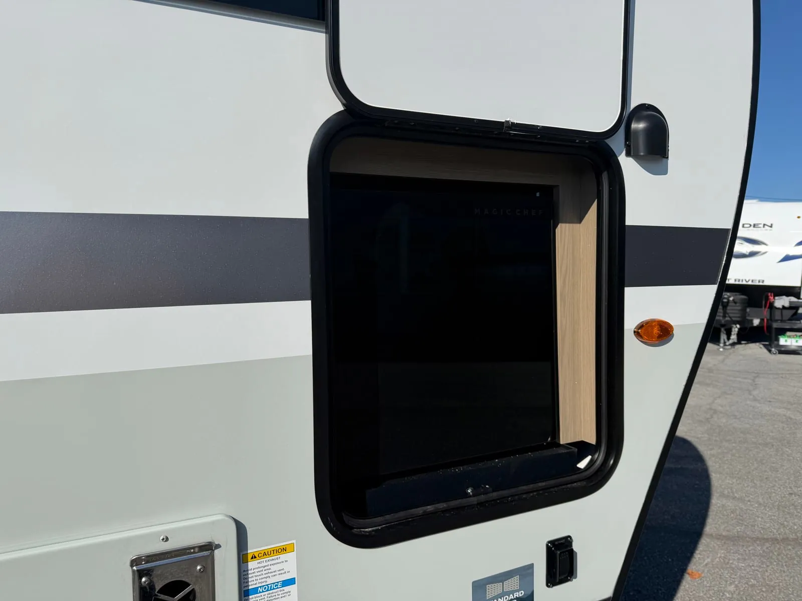 2027 Forest River Flagstaff Micro Lite 25MBR — Photo 5