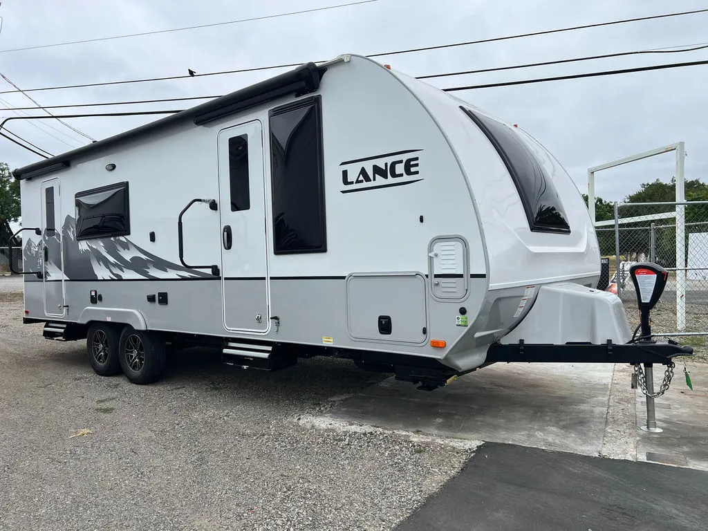 2026 Lance Travel Trailer 2285 - Photo 2