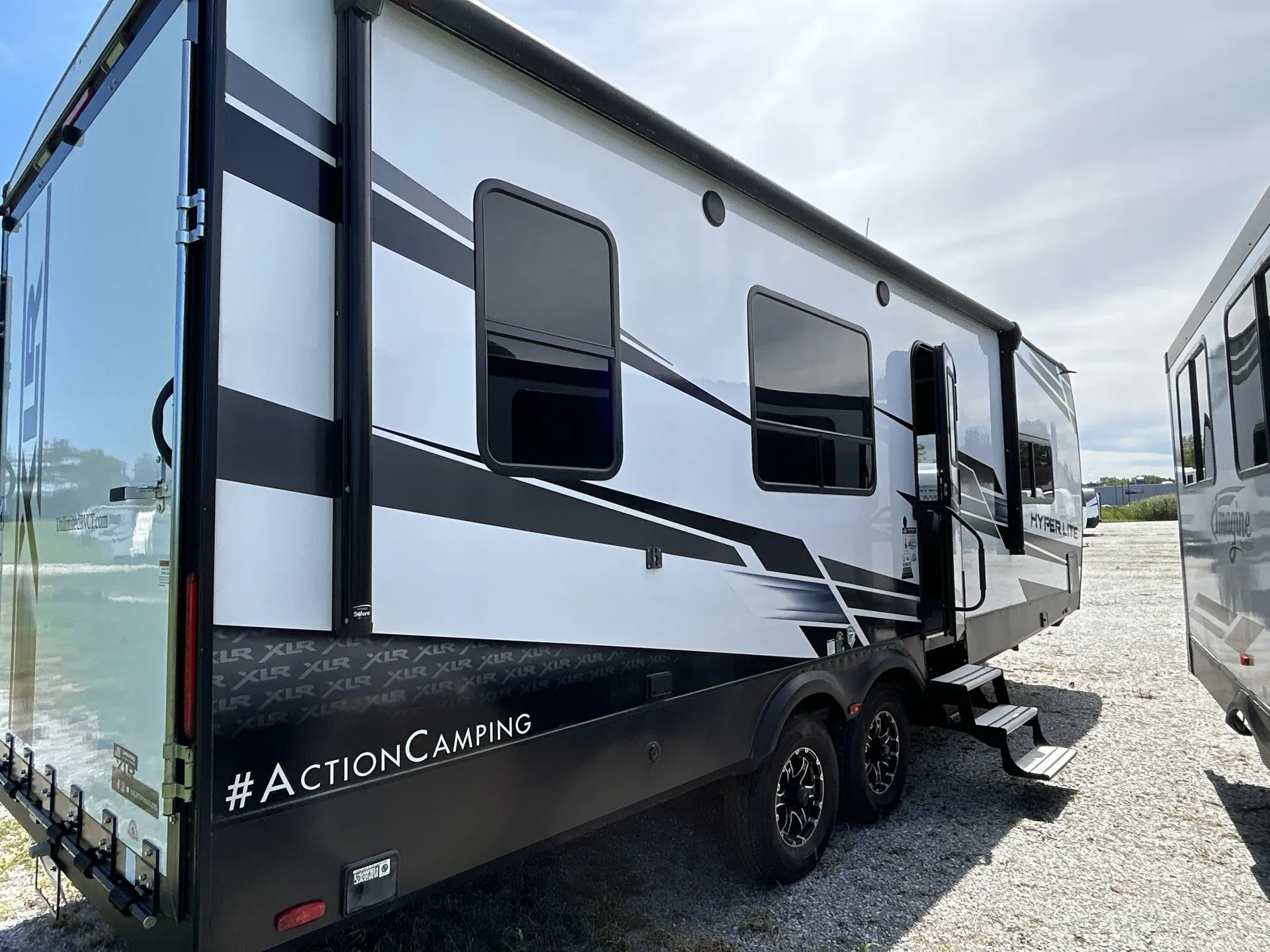 2022 Forest River Xlr Hyper Lite 2513 — campside