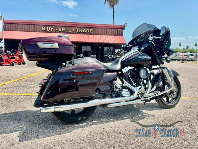 2011 Harley-Davidson Street Glide Used    FLHX - Photo 4