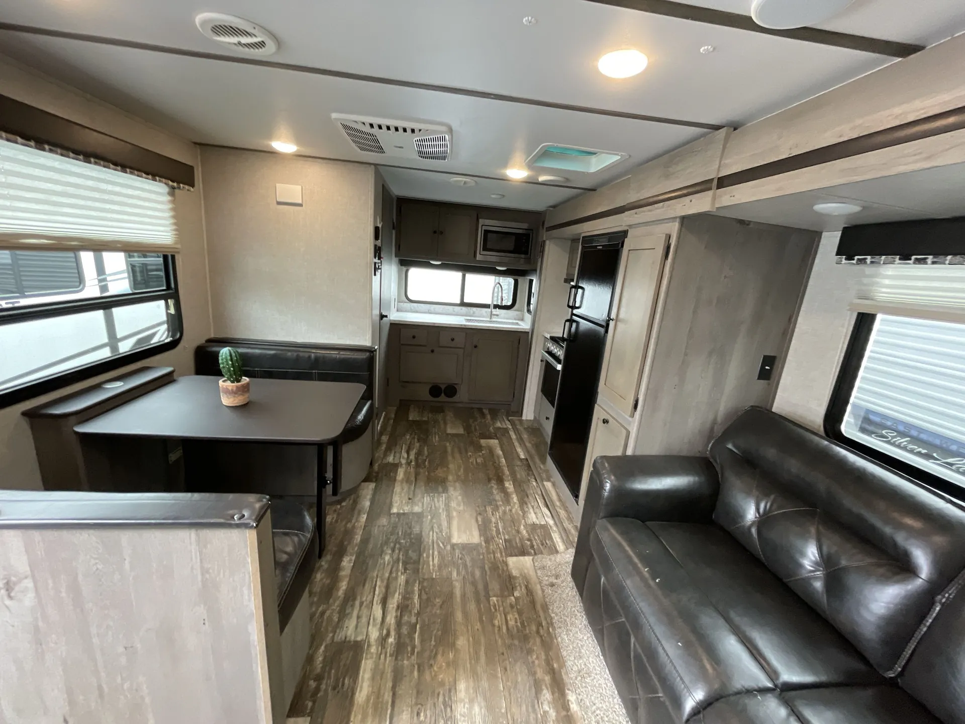 2019 Keystone Outback Ultra-Lite 221UMD — living area main